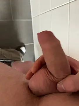 timtom19 online show from March 8, 3:26 pm