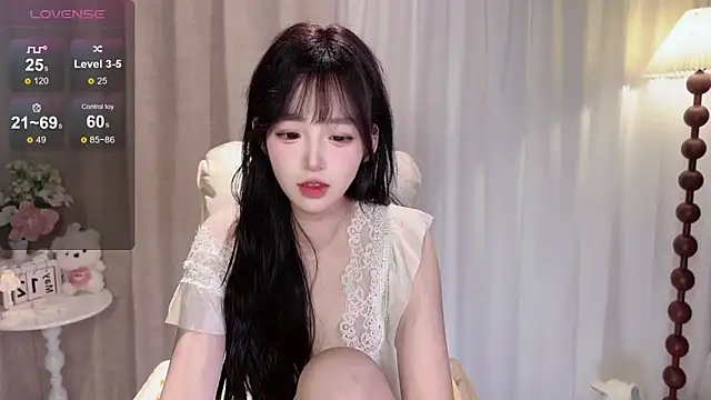 Yaiyigirl online show from May 16, 3:22 pm