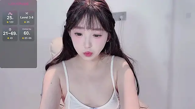 Yaiyigirl online show from November 11, 2:56 pm