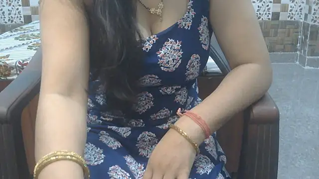 Snapshot of Sneha_lovely01 chatting on June 12, 4:43 am Sneha lovely01 online show from June 12, 4:43 am