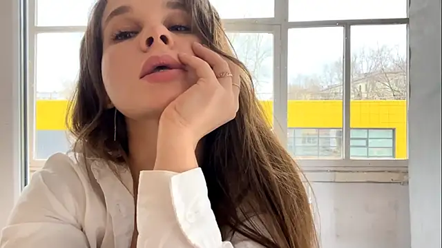 Luna Blossom online show from November 2, 9:58 am