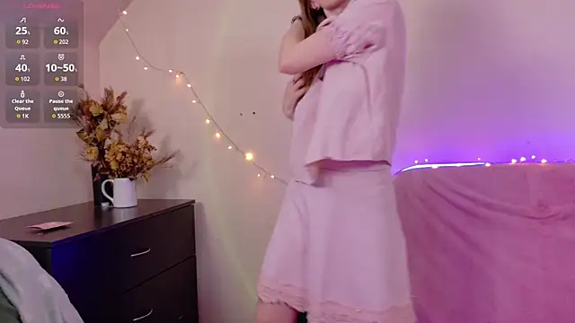 TinyMuse  online show from November 20, 11:44 am