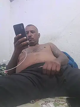 Snapshot of negrocomomisuerte chatting on December 15, 5:46 am negrocomomisuerte online show from December 15, 5:46 am