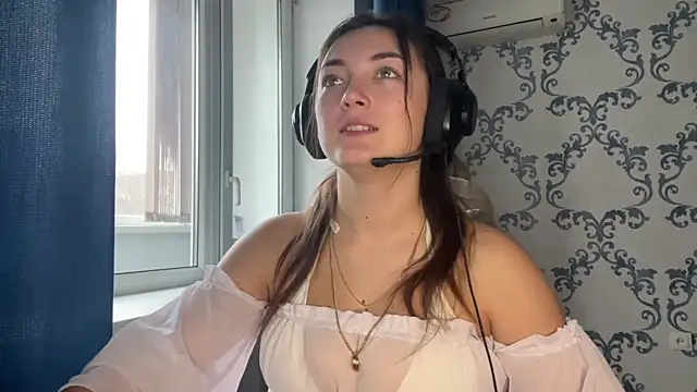 Snapshot of TwotyBright chatting on November 30, 8:26 am TwotyBright online show from November 30, 8:26 am