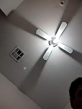 m8je online show from November 17, 9:13 am