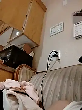 m8je online show from November 15, 6:06 am