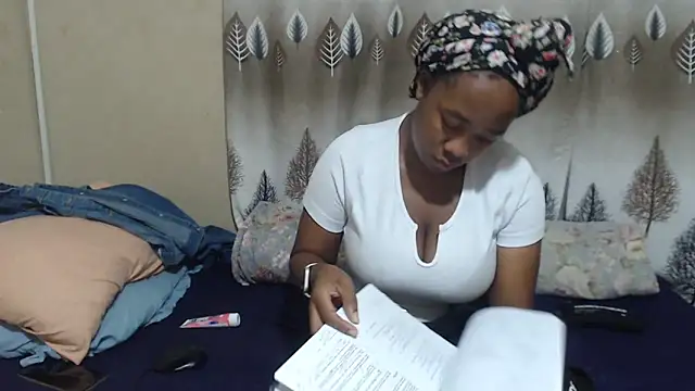 SexyLipss  online show from May 29, 4:07 am