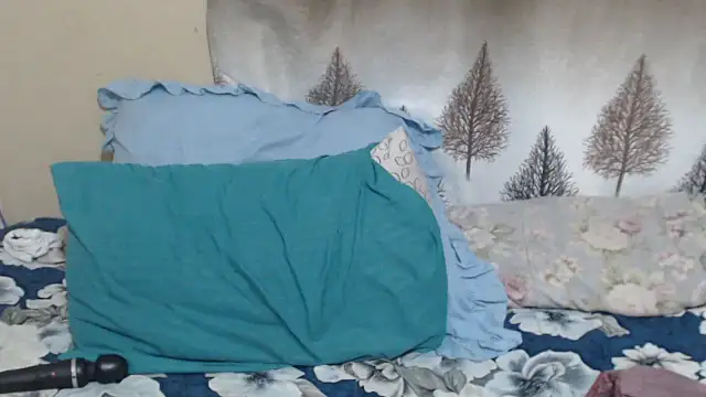 SexyLipss  online show from May 6, 3:32 am