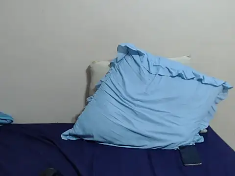 Snapshot of SexyLipss_ chatting on February 24, 6:42 pm SexyLipss online show from February 24, 6:42 pm