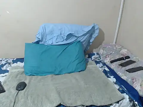 SexyLipss  online show from April 21, 5:41 pm