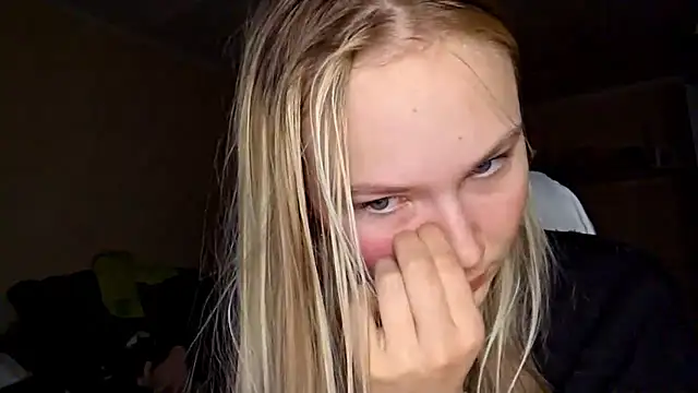 KarinRobertson online show from January 17, 5:05 pm