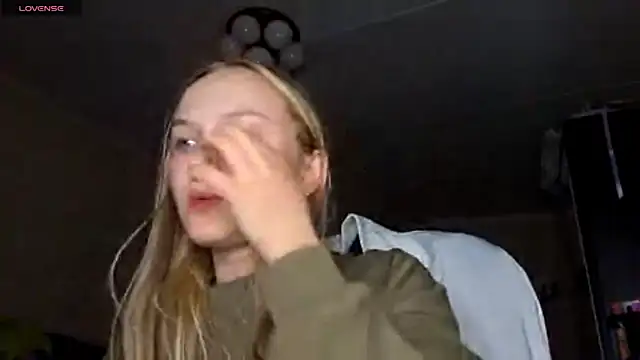 KarinRobertson online show from February 19, 4:59 pm