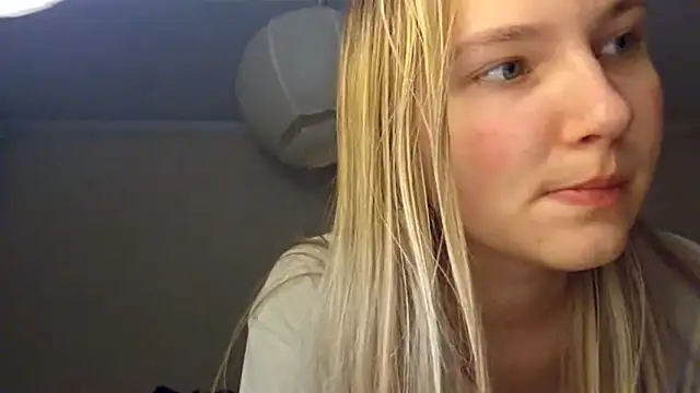 Snapshot of KarinRobertson chatting on January 5, 5:27 pm KarinRobertson online show from January 5, 5:27 pm