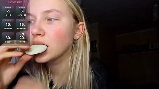 KarinRobertson online show from February 16, 5:11 pm