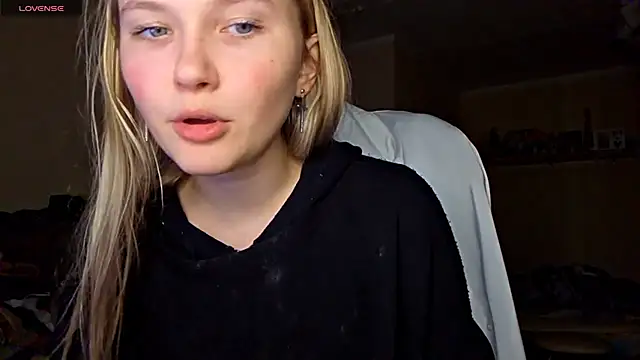 KarinRobertson online show from February 18, 4:14 pm