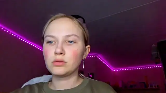 KarinRobertson online show from February 8, 5:21 pm