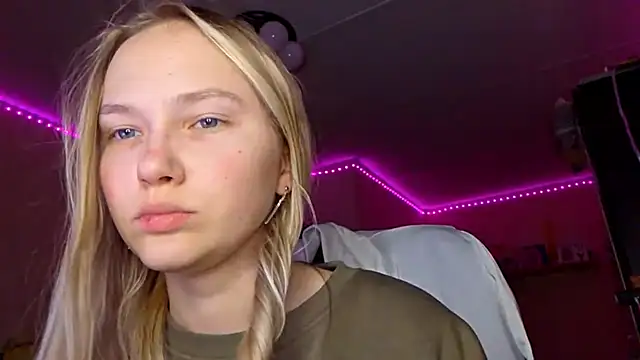 KarinRobertson online show from February 5, 5:09 pm