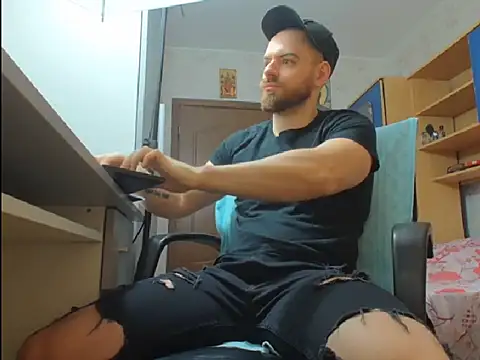 Ryanstone  online show from December 15, 5:13 am