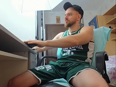 Ryanstone  online show from November 4, 5:55 am