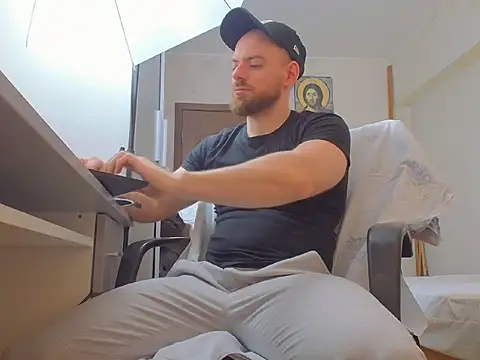 Ryanstone  online show from March 19, 5:51 am