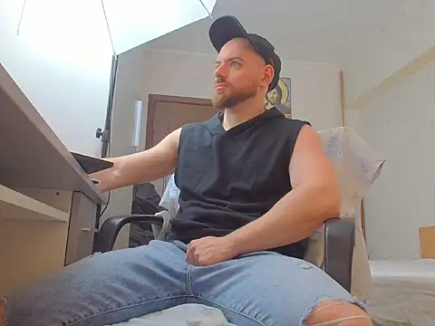 Ryanstone  online show from March 28, 7:31 am