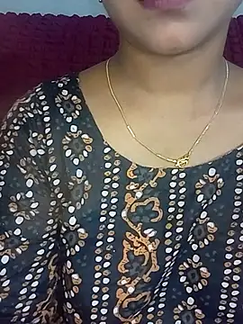 Snapshot of Neha533 chatting on May 24, 5:57 pm Neha533 online show from May 24, 5:57 pm