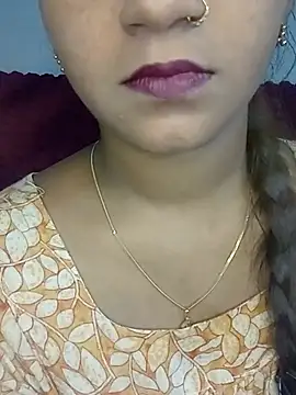Snapshot of Neha533 chatting on May 29, 6:03 pm Neha533 online show from May 29, 6:03 pm