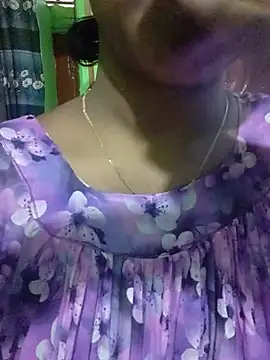 Snapshot of Neha533 chatting on July 12, 11:33 am Neha533 online show from July 12, 11:33 am