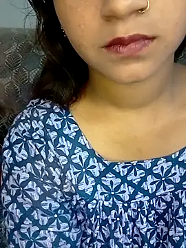 Snapshot of Neha533 chatting on May 4, 7:06 pm Neha533 online show from May 4, 7:06 pm