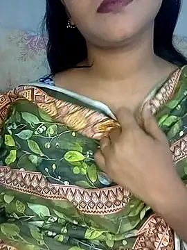 Snapshot of Neha533 chatting on May 9, 6:33 pm Neha533 online show from May 9, 6:33 pm