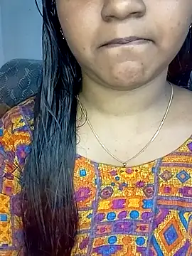 Snapshot of Neha533 chatting on December 14, 10:54 am Neha533 online show from December 14, 10:54 am