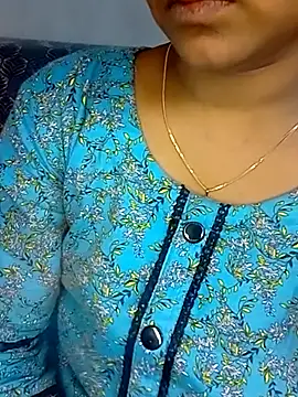 Snapshot of Neha533 chatting on December 1, 8:42 pm Neha533 online show from December 1, 8:42 pm