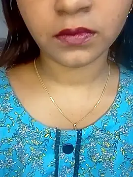 Snapshot of Neha533 chatting on December 17, 10:48 pm Neha533 online show from December 17, 10:48 pm