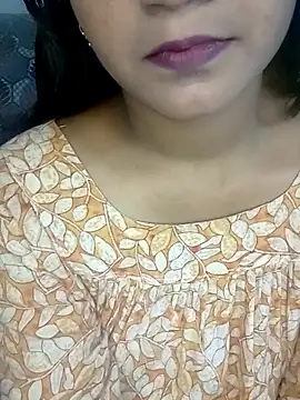 Snapshot of Neha533 chatting on May 1, 6:24 pm Neha533 online show from May 1, 6:24 pm