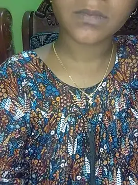 Snapshot of Neha533 chatting on July 9, 5:34 pm Neha533 online show from July 9, 5:34 pm