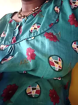 Snapshot of hyd_couple7878 chatting on November 3, 9:24 am hyd couple7878 online show from November 3, 9:24 am