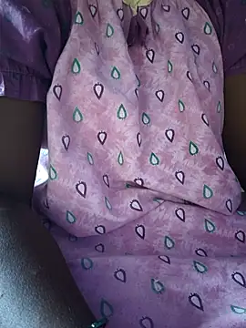 Snapshot of hyd_couple7878 chatting on December 5, 10:03 am hyd couple7878 online show from December 5, 10:03 am