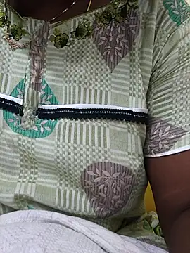 Snapshot of hyd_couple7878 chatting on November 25, 1:22 pm hyd couple7878 online show from November 25, 1:22 pm