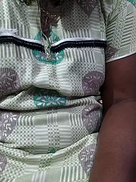 Snapshot of hyd_couple7878 chatting on December 18, 10:08 am hyd couple7878 online show from December 18, 10:08 am