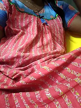 Snapshot of hyd_couple7878 chatting on November 29, 5:46 pm hyd couple7878 online show from November 29, 5:46 pm