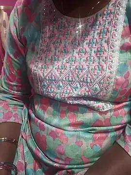 Snapshot of hyd_couple7878 chatting on November 13, 4:33 pm hyd couple7878 online show from November 13, 4:33 pm