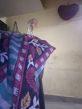 Snapshot of hyd_couple7878 chatting on November 18, 12:19 pm hyd couple7878 online show from November 18, 12:19 pm