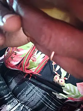 Snapshot of hyd_couple7878 chatting on November 15, 10:19 am hyd couple7878 online show from November 15, 10:19 am