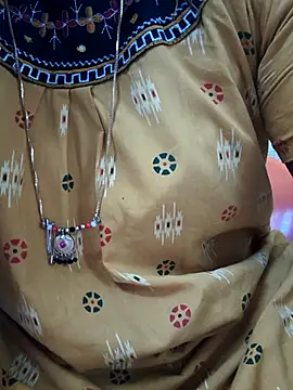 Snapshot of hyd_couple7878 chatting on December 20, 3:53 am hyd couple7878 online show from December 20, 3:53 am