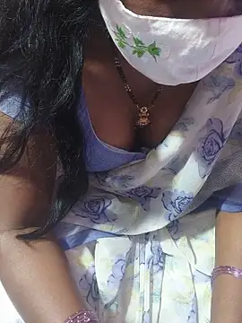 Snapshot of hyd_couple7878 chatting on June 27, 4:24 pm hyd couple7878 online show from June 27, 4:24 pm