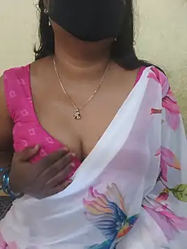 Snapshot of hyd_couple7878 chatting on July 17, 7:38 am hyd couple7878 online show from July 17, 7:38 am