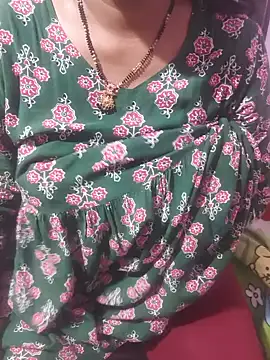 Snapshot of hyd_couple7878 chatting on June 22, 8:22 am hyd couple7878 online show from June 22, 8:22 am