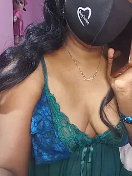 Snapshot of hyd_couple7878 chatting on July 6, 4:08 am hyd couple7878 online show from July 6, 4:08 am
