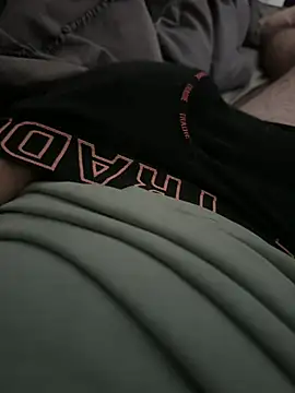 adamblunt59 online show from April 3, 10:49 pm
