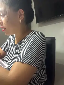 Snapshot of tata_jhonns chatting on November 18, 9:51 pm tata jhonns online show from November 18, 9:51 pm